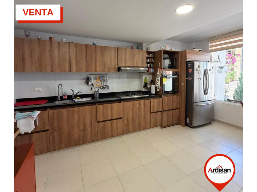 AMPLIA CASA MODERNA EN CONDOMINIO PRIVADO — foto 4