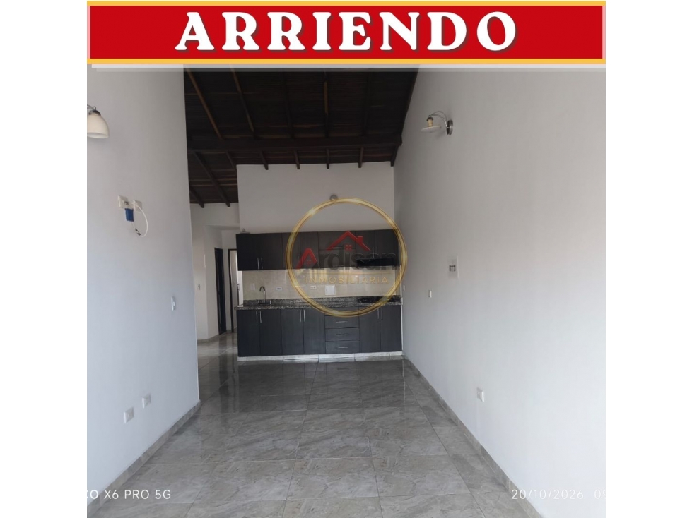 ARRIENDO APARTAMENTO CUARTO PISO POR ESCALERA — foto 4