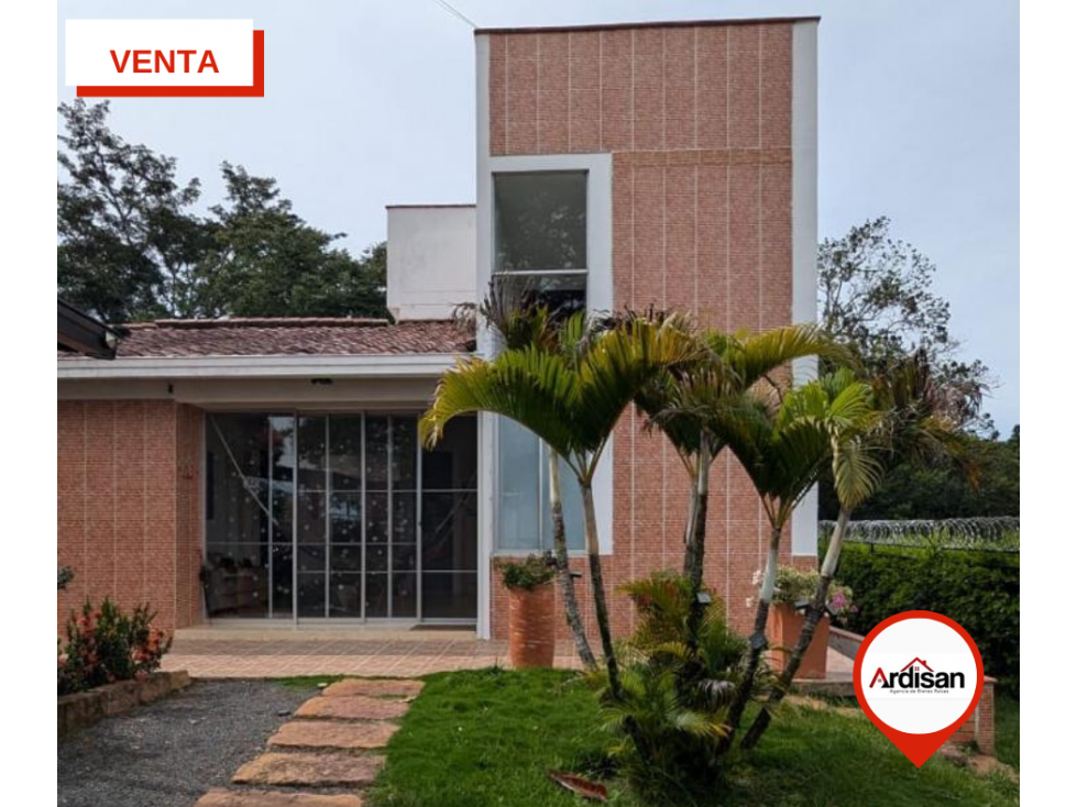 PRECIOSA CASA CAMPESTRE CON ZONAS VERDES — foto 2