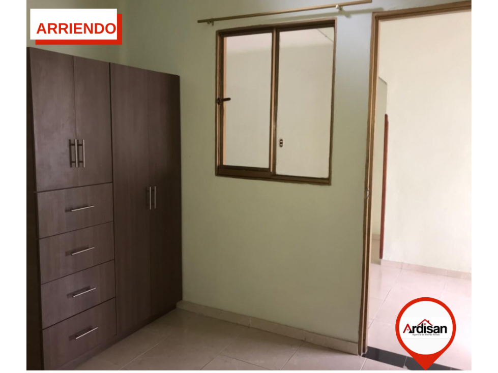 AMPLIO APARTAMENTO SEGUNDO PISO - 6