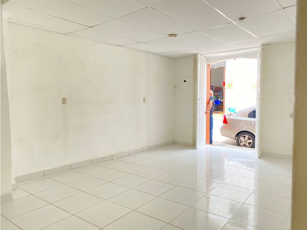 ARRIENDO LOCAL COMERCIAL CENTRAL AMPLIO - 2