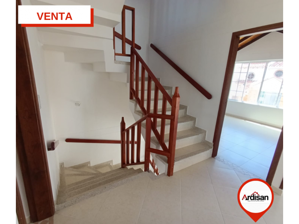AMPLIA CASA DE TRES NIVELES EN EXCLUSIVO CONDOMINIO DEL SOCORRO - 5