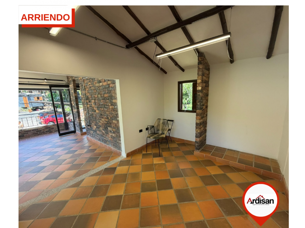 ARRIENDO LOCAL COMERCIAL AMPLIO EN SEGUNDO PISO - 5