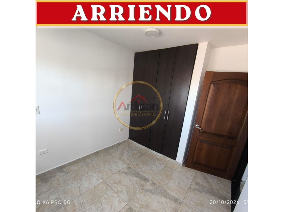 ARRIENDO APARTAMENTO CUARTO PISO POR ESCALERA — foto 6