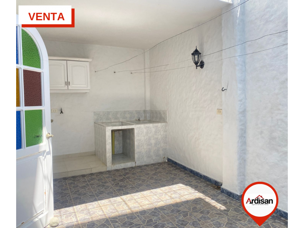 BONITA Y AMPLIA CASA DE DOS PISOS CON GARAJE (158 M2) - 6