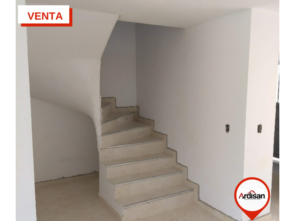 CASA UNIFAMILIAR DE DOS PISOS + PLACA PROYECTADA - 2