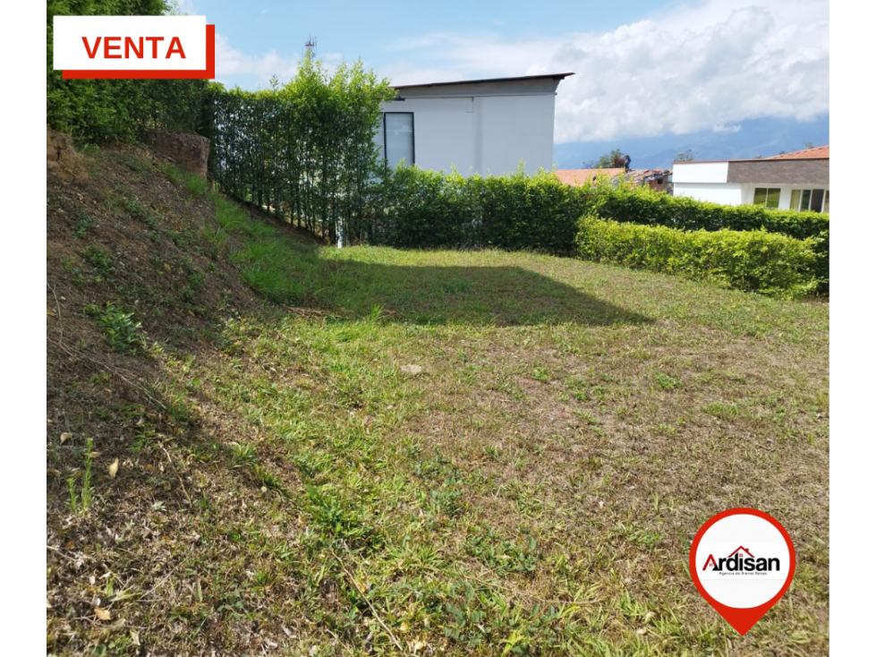 LOTE URBANO DE 360 M2 EN CONDOMINIO - 1