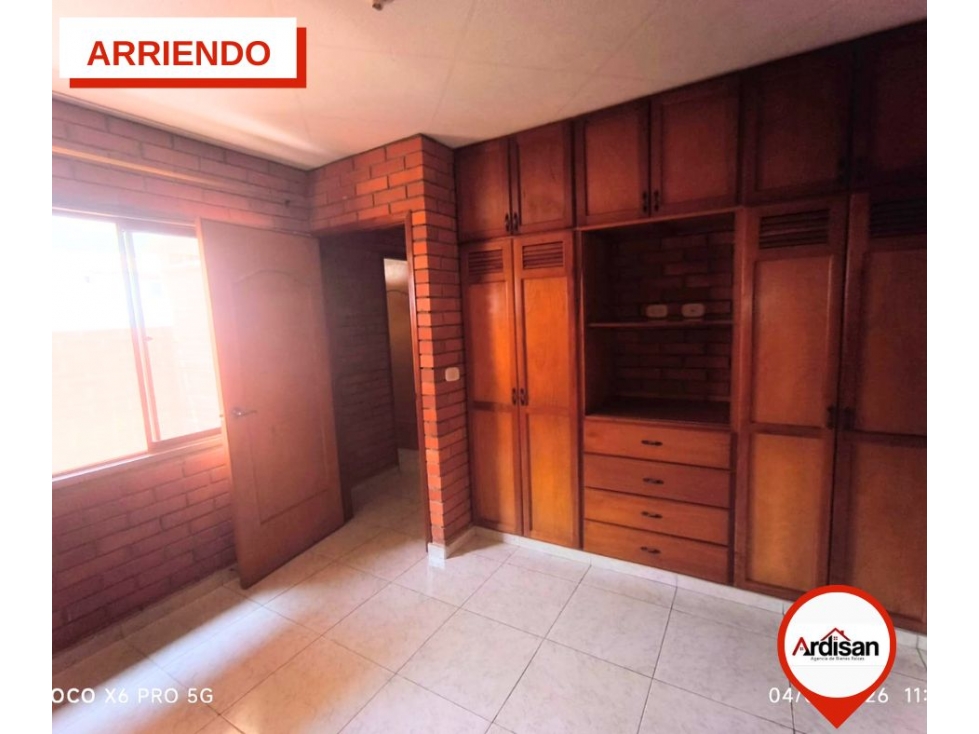 SE ARRIENDA APARTAMENTO DUPLEX TERCER CON CUARTO PISO CENTRAL - 4