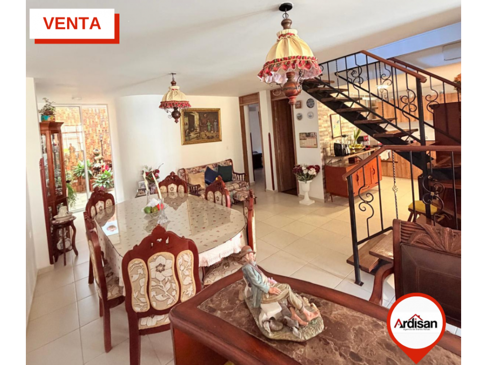 AMPLIA CASA MODERNA EN CONDOMINIO PRIVADO