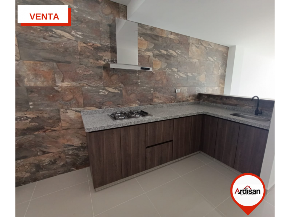APARTAMENTO - PRIMER PISO CON PARQUEADERO