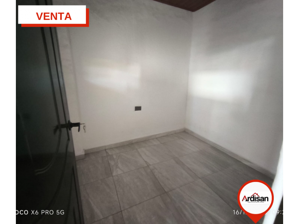 CASA CENTRAL CERCA A LA AVENIDAD NACIONAL — foto 2