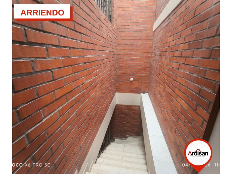 SE ARRIENDA APARTAMENTO DUPLEX TERCER CON CUARTO PISO CENTRAL - 5