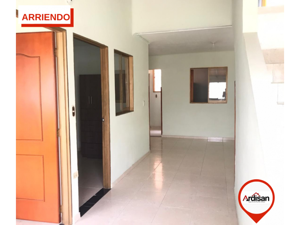 AMPLIO APARTAMENTO SEGUNDO PISO - 2