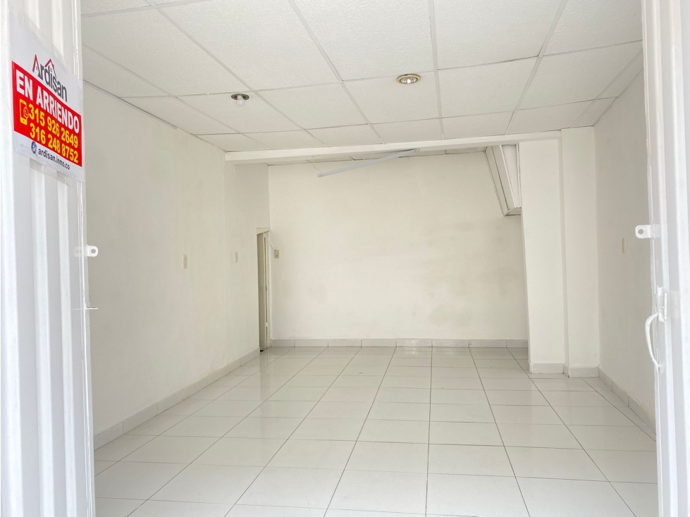 ARRIENDO LOCAL COMERCIAL CENTRAL AMPLIO - 6