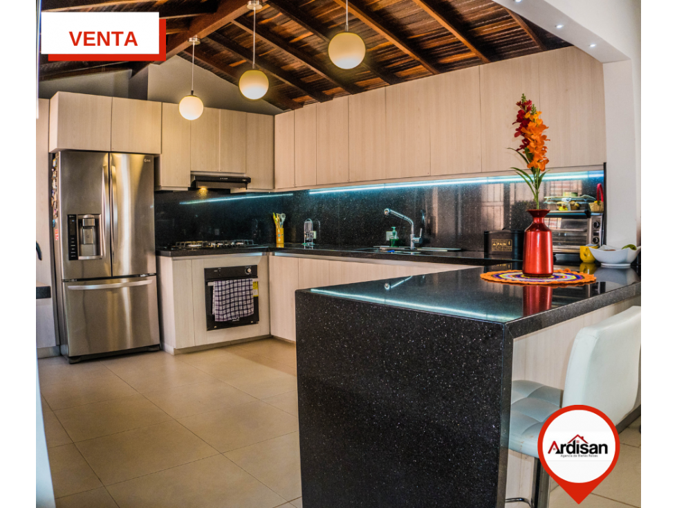 AMPLIA CASA DE 332MTS EN EXCLUSIVO CONDOMINIO PRIVADO - 2