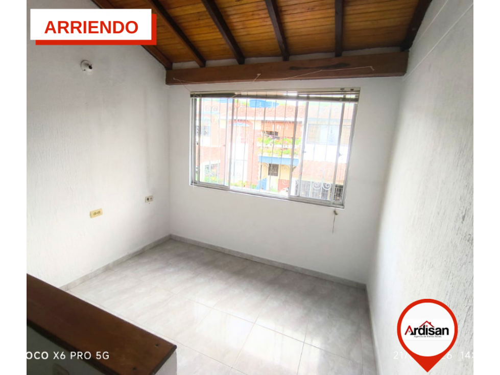 ARRIENDO CASA DE DOS PISOS CON GARAJE - PORTAL DE SARAVITA - 5