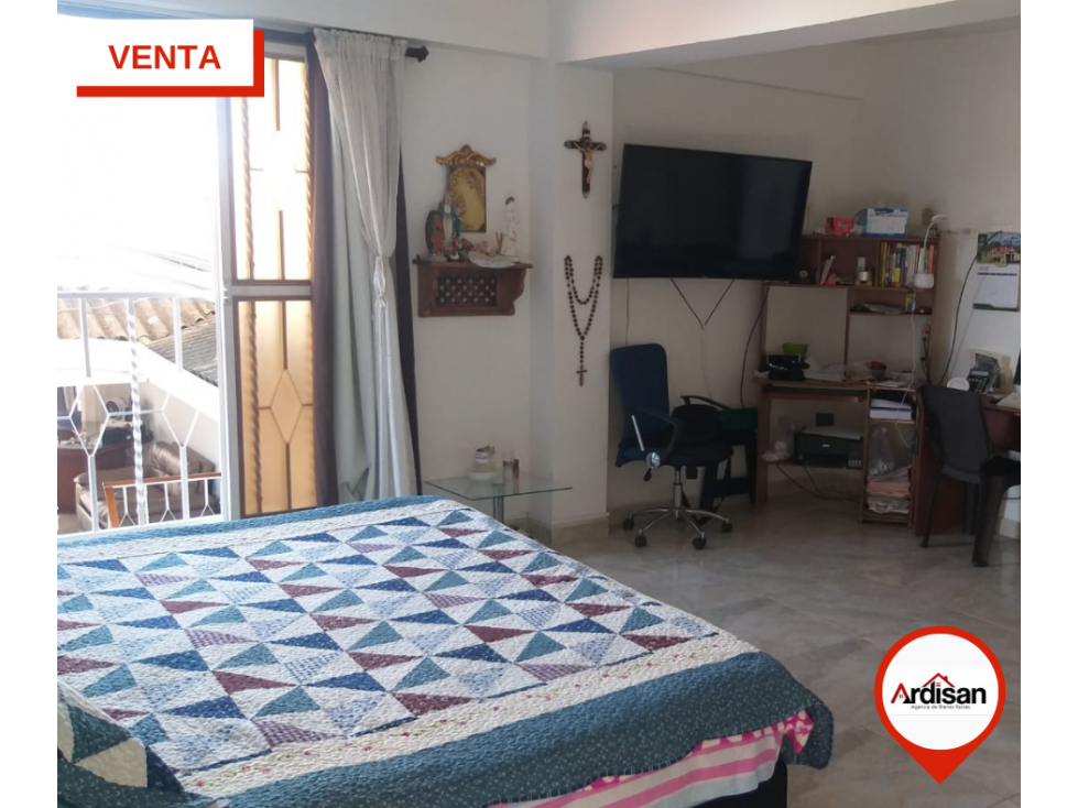 CASA CENTRAL DE DOS PISOS CON TERRAZA DE 240MTS — foto 6