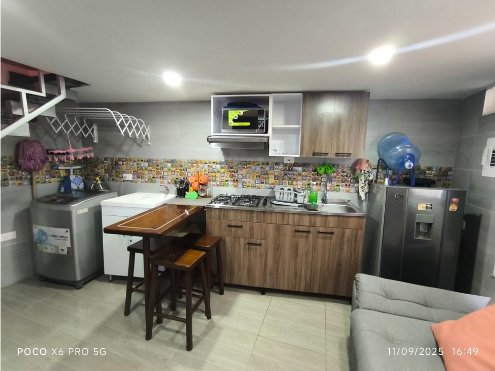 ARRIENDO APARTAESTUDIO AMOBLADO CENTRAL