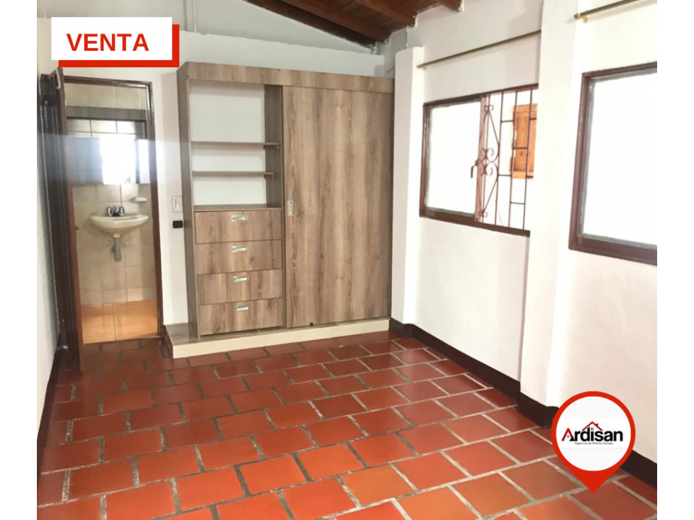 CASA PLANA CON SOLAR DE 225MTS2. - 2