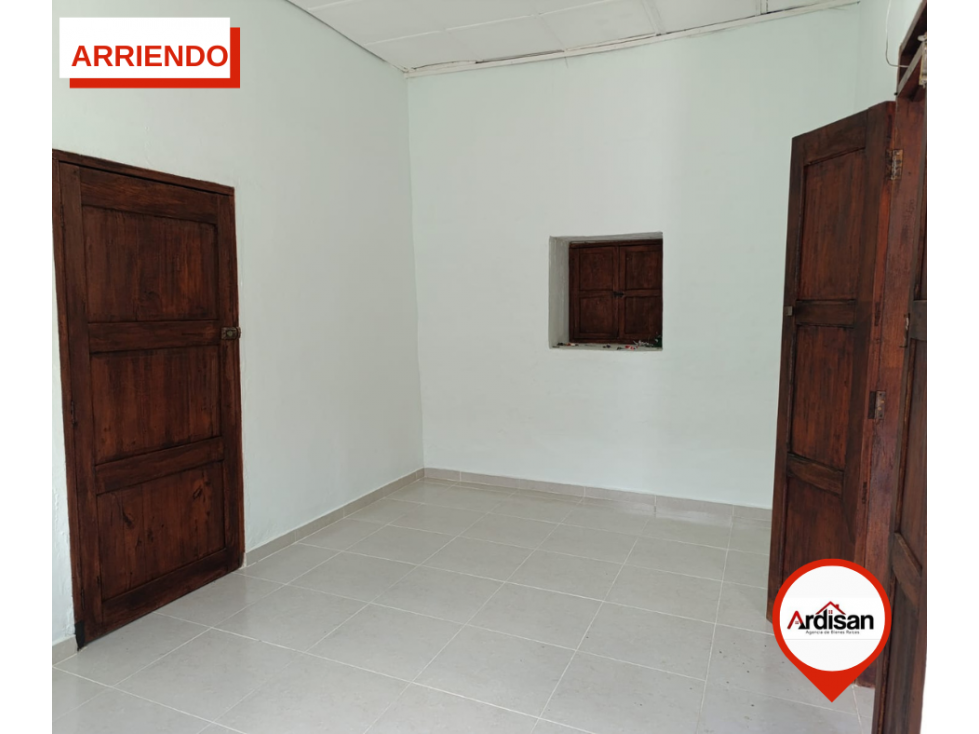 AMPLIA CASA COMERCIAL CENTRAL (Parque La Chiquinquirá) - 5