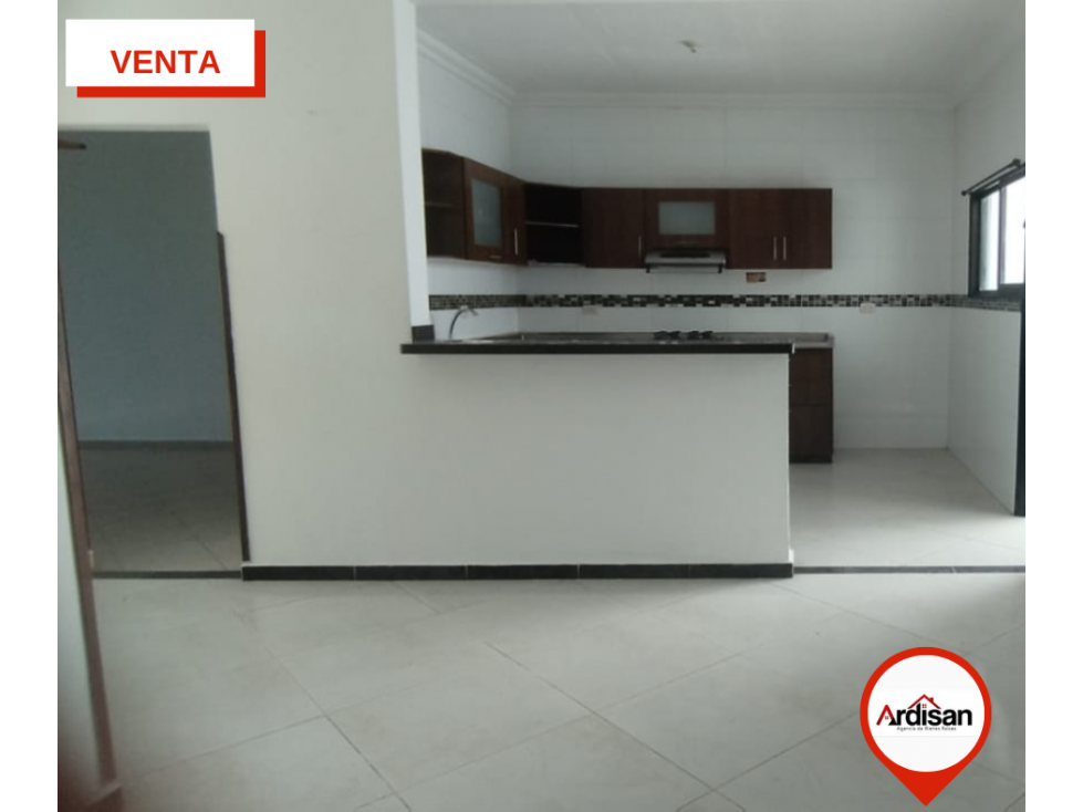 CASA DE DOS PISOS EN URBANIZACION - 4
