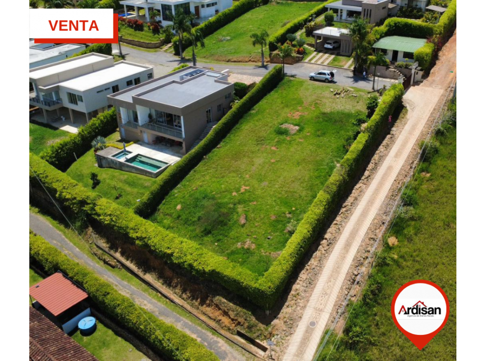 EXCELENTE LOTE CAMPESTRE DE 780MTS EN CONJUNTO PRIVADO - 1