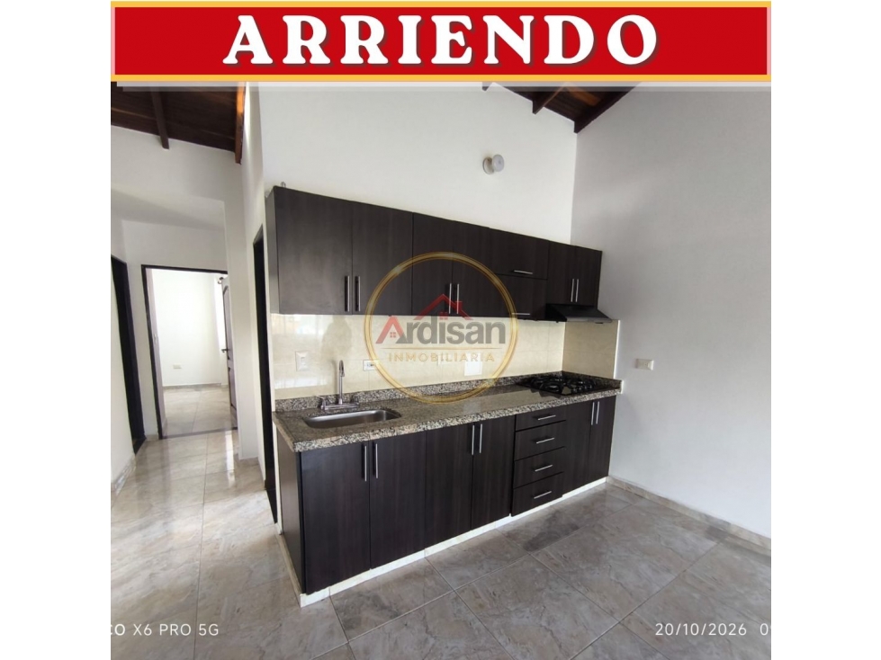 ARRIENDO APARTAMENTO CUARTO PISO POR ESCALERA — foto 5