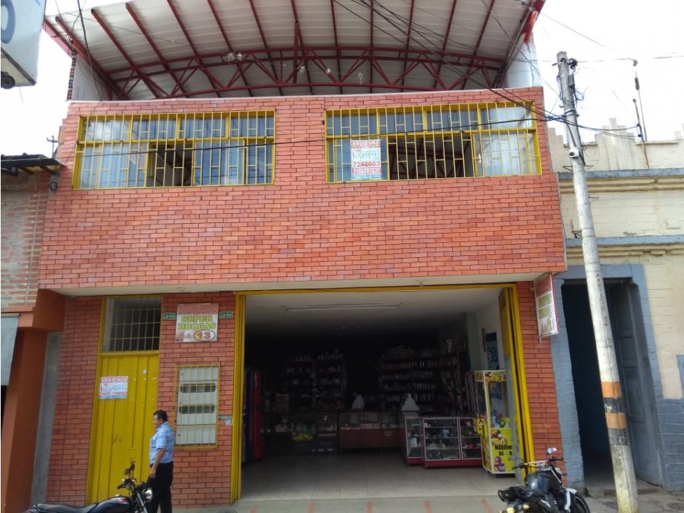 CASA COMPRENDIDA POR DOS LOCALES COMERCIALES - 5