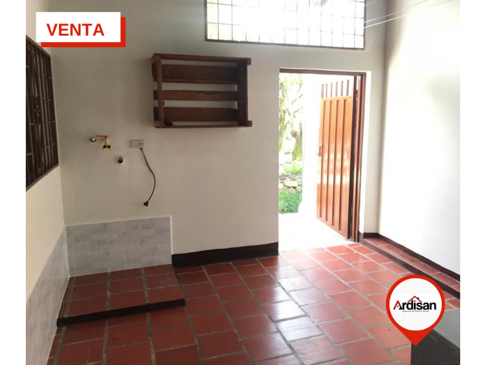 CASA PLANA CON SOLAR DE 225MTS2. - 5