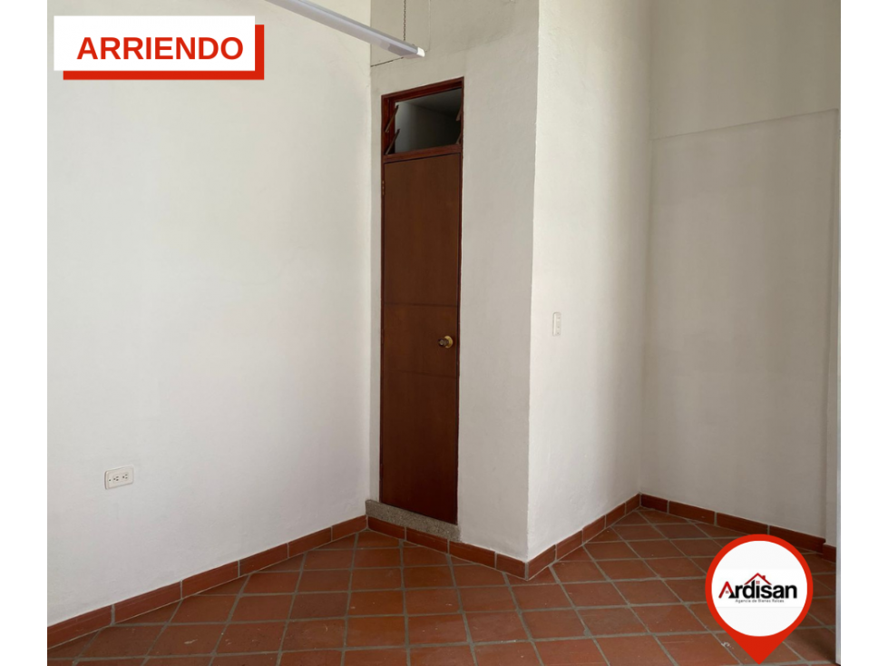 ARRIENDO LOCAL COMERCIAL CENTRAL - 4
