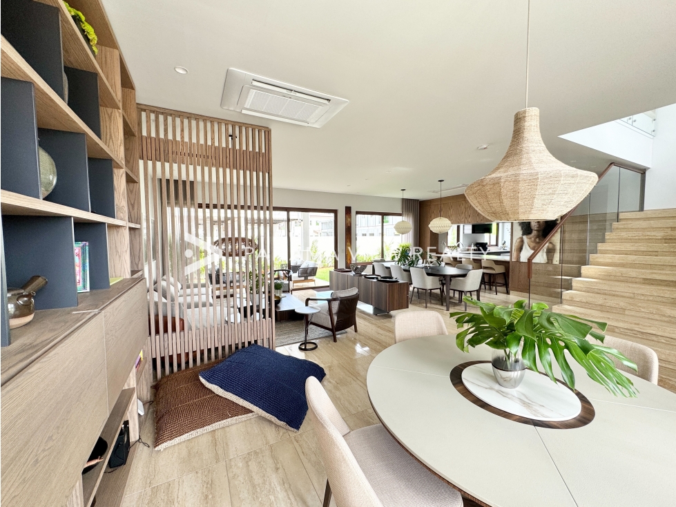 THE WOODS NEW / SANTA MARIA / VENTA