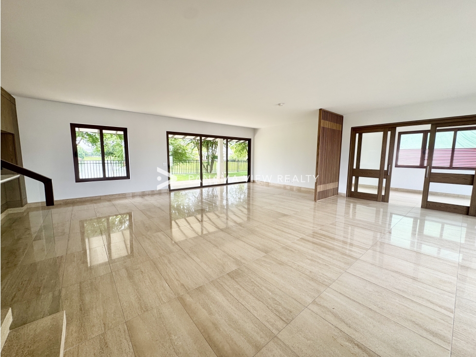 THE WOODS UNIFAMILIAR VISTA AL LAGO / SANTA MARIA / RE-VENTA