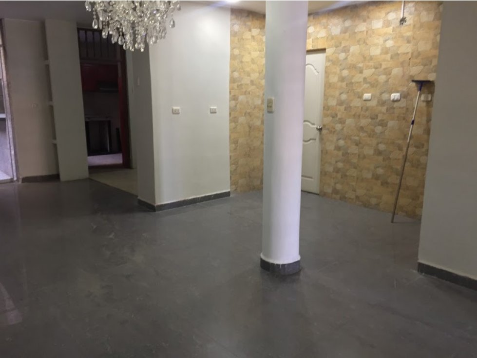 ALQUILO VIVIENDA 1ER PISO ANGAMOS, PIURA - 2