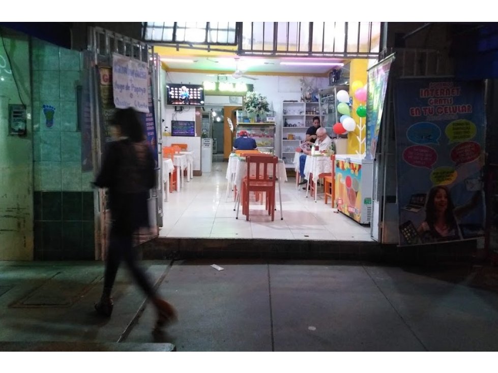 VENDO LOCAL EN AV. LORETO, PIURA - 5