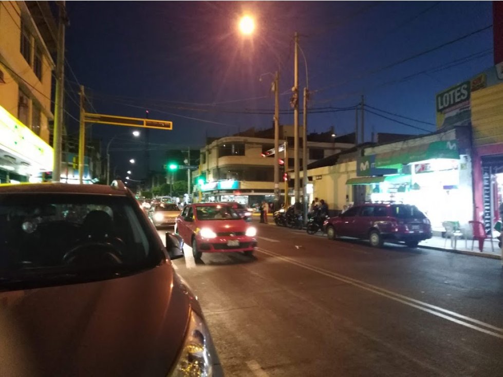 VENDO LOCAL EN AV. LORETO, PIURA - 3