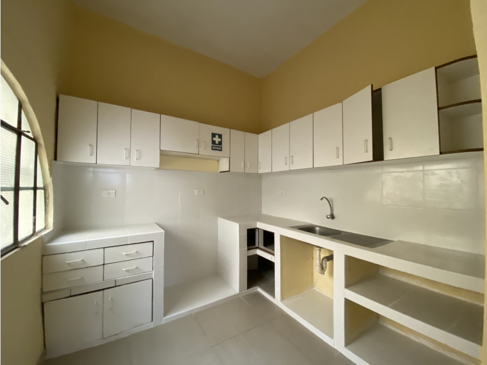 VENDO O ALQUILO 1er PISO EN AV. BOLOGNESI - 2