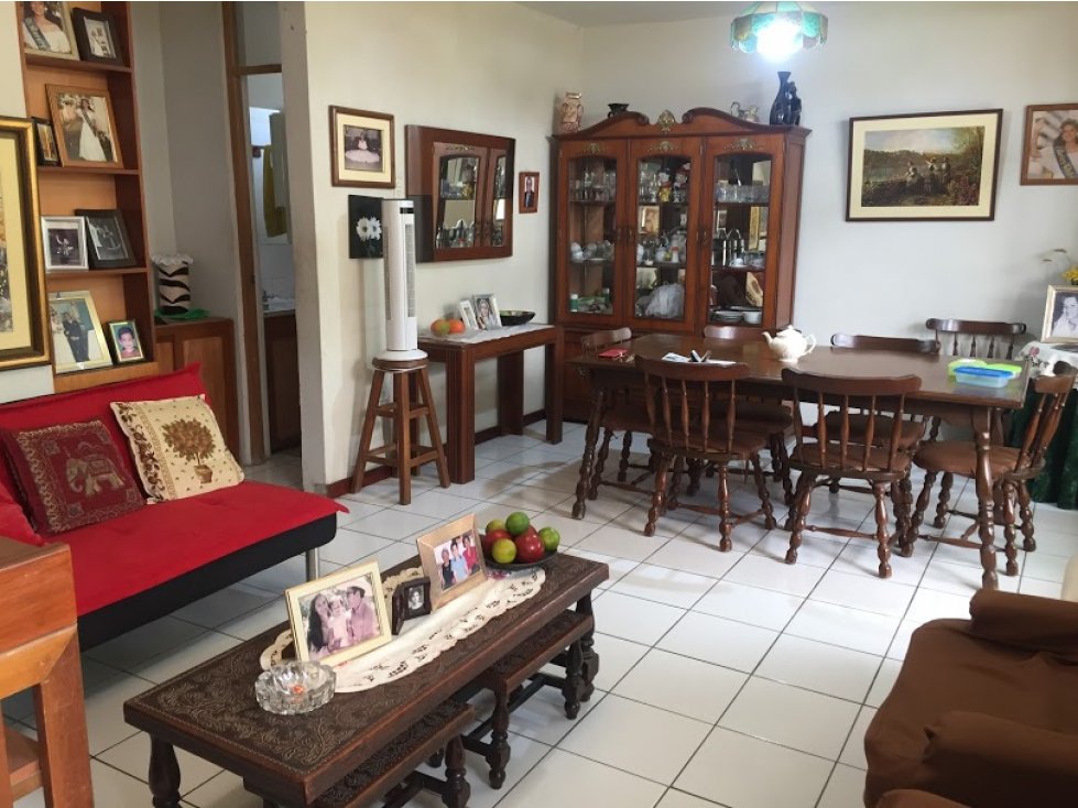 VENDO AMPLIA CASA Y CUARTOS PARA ALQUILER EN GERANIOS, PIURA - 4