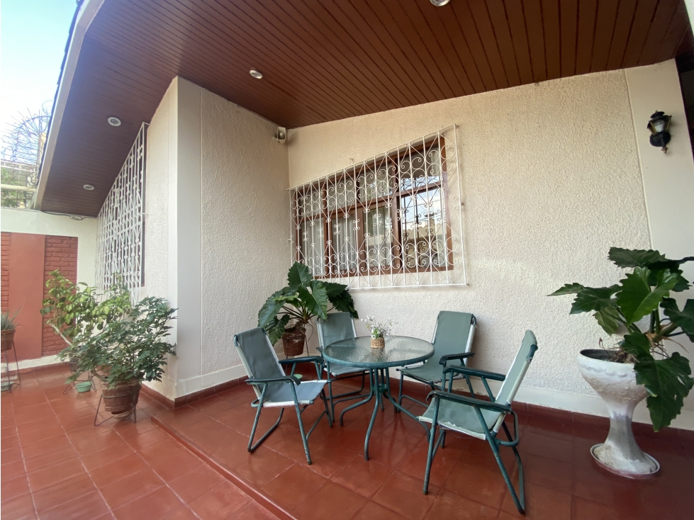 VENDO CASA EN URB. MIRAFLORES - INCLUYE LOS MUEBLES - 3
