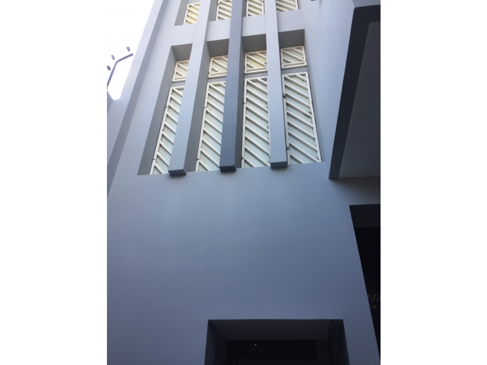 ALQUILO EDIFICIO PARA LOCAL COMERCIAL EN CENTRO DE PIURA - 2