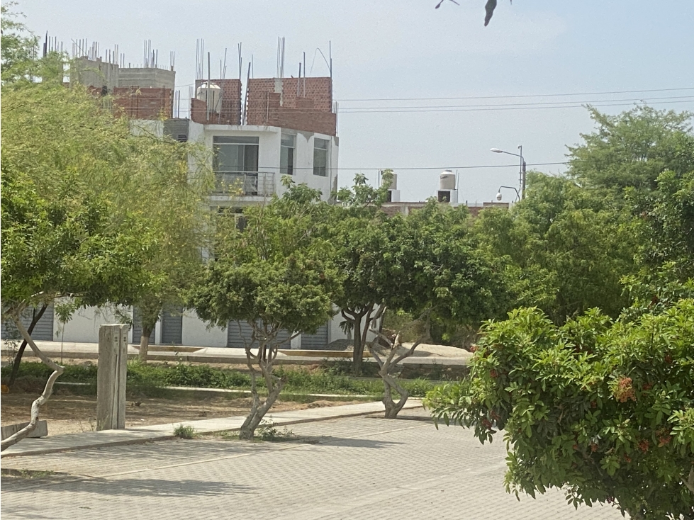 VENDO 1000 m2 en MIRAFLORES COUNTRY CLUB — foto 3