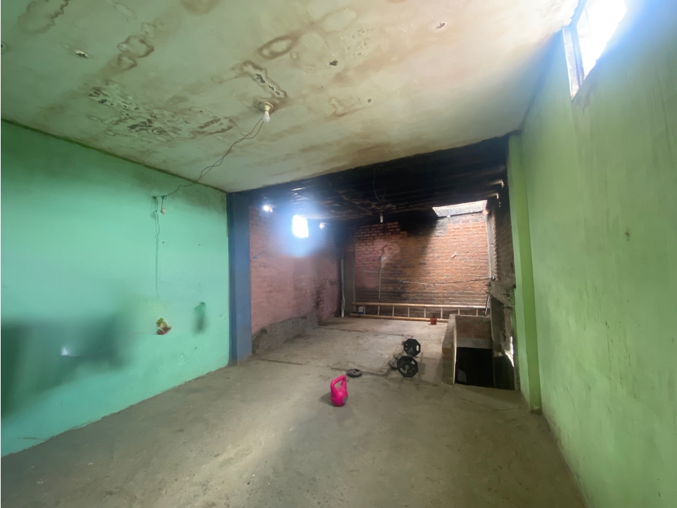 CASA EN VENTA A POCOS METROS DE LA GRAU - 3