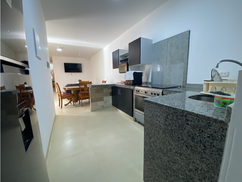 EN VENTA CASA CON PISCINA EN EJIDOS - 6