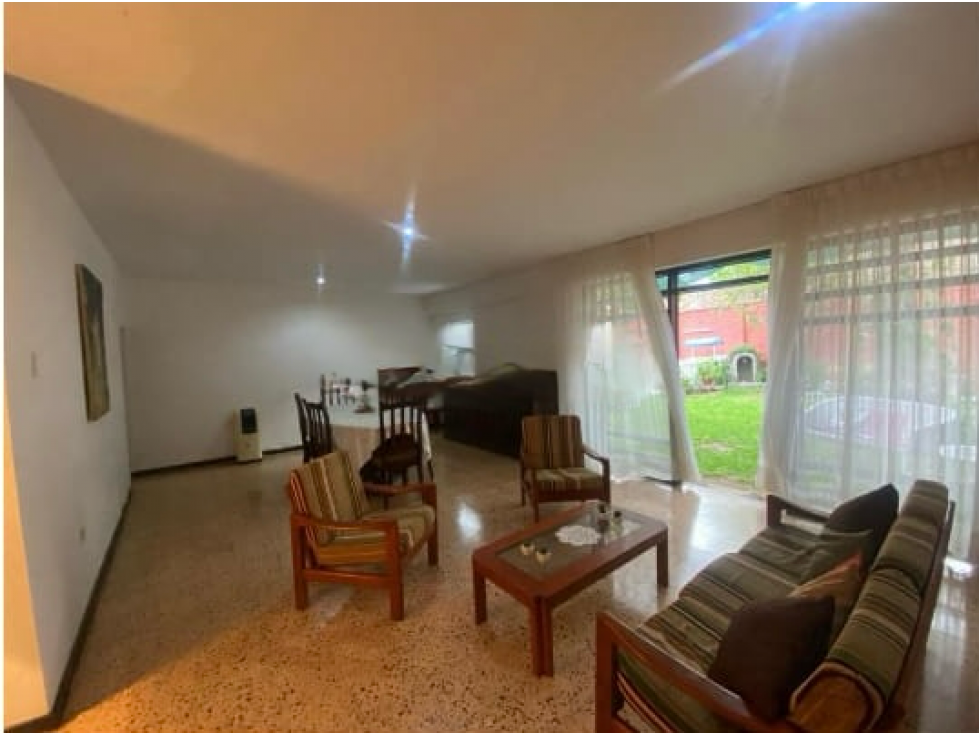 EN VENTA A PRECIO DE OCASIÓN EN LA MEJOR UBICACIÓN - 2