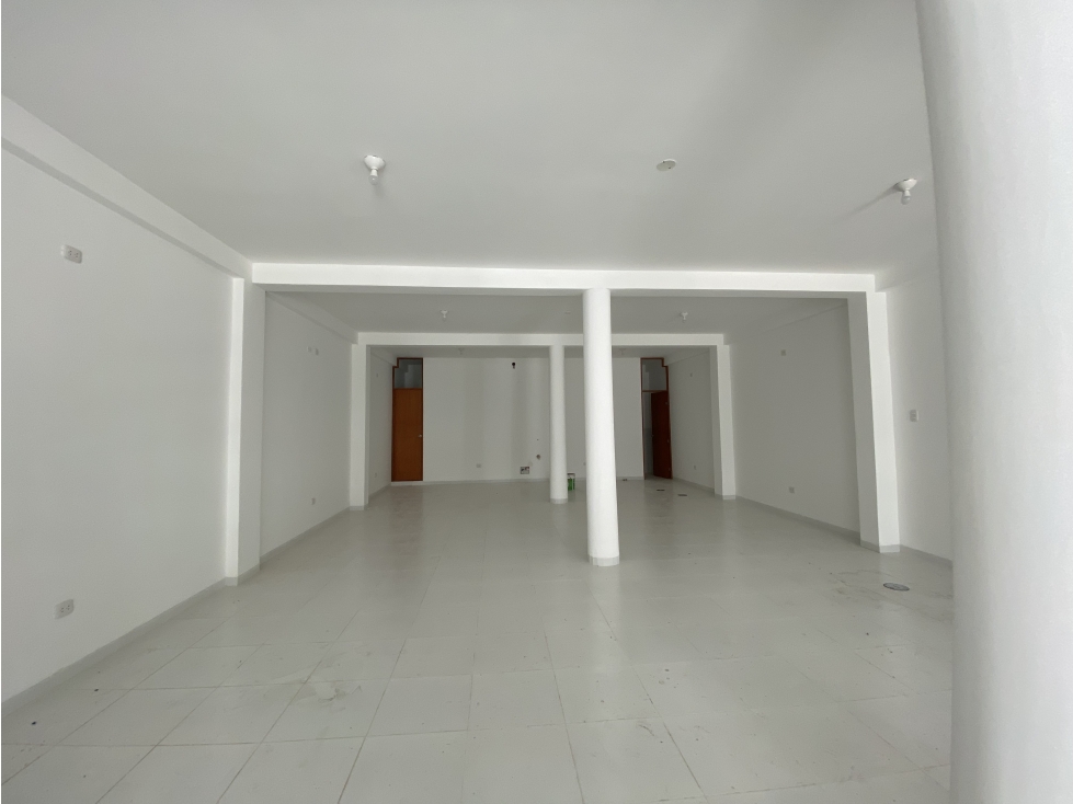 ALQUILO LOCAL EN AV. CASUARINAS - 1