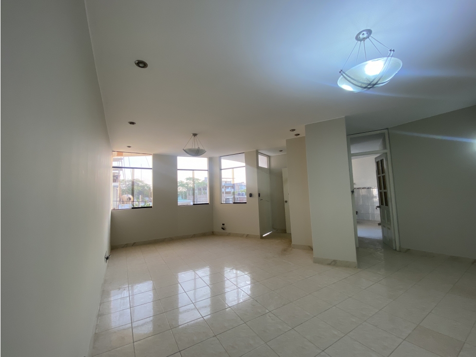 VENDO O ALQUILO AMPLIO DEPARTAMENTO EN MIRAFLORES - 2