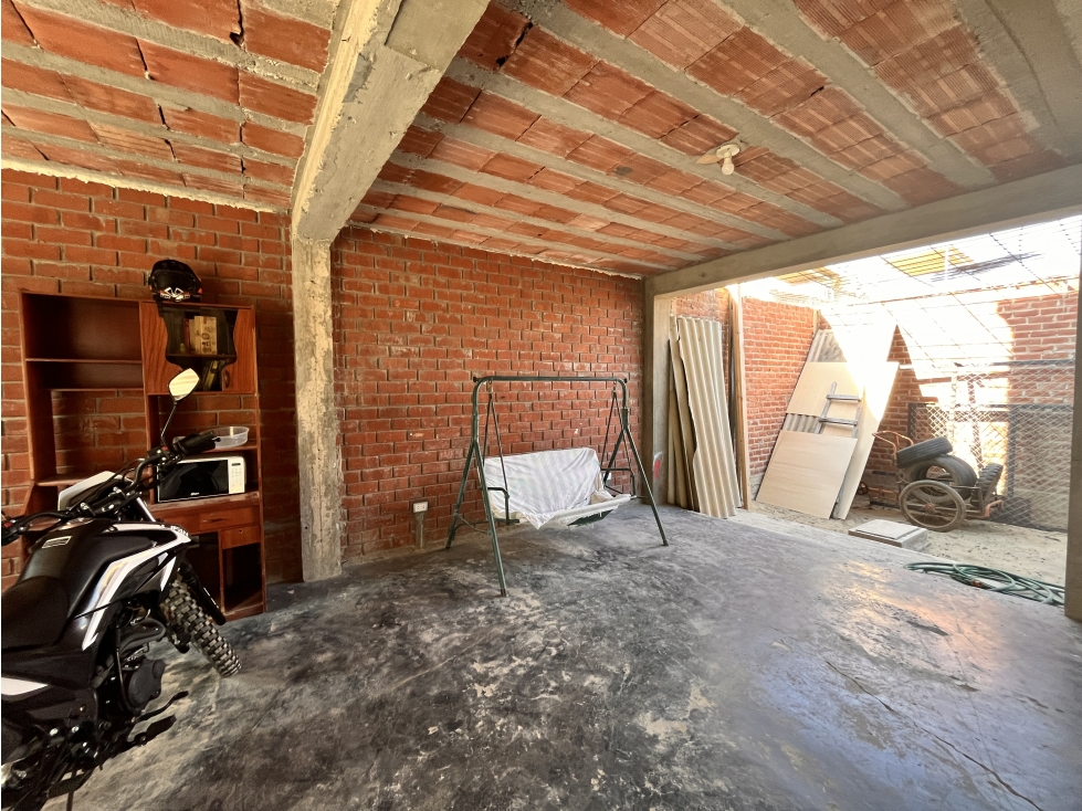 CASA EN VENTA EN URB. LOS ABOGADOS — foto 2