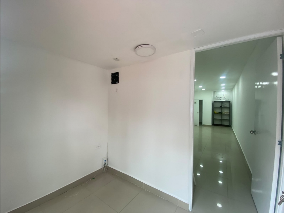 LOCAL COMERCIAL EN ARRIENDO » GRANADILLO - 3