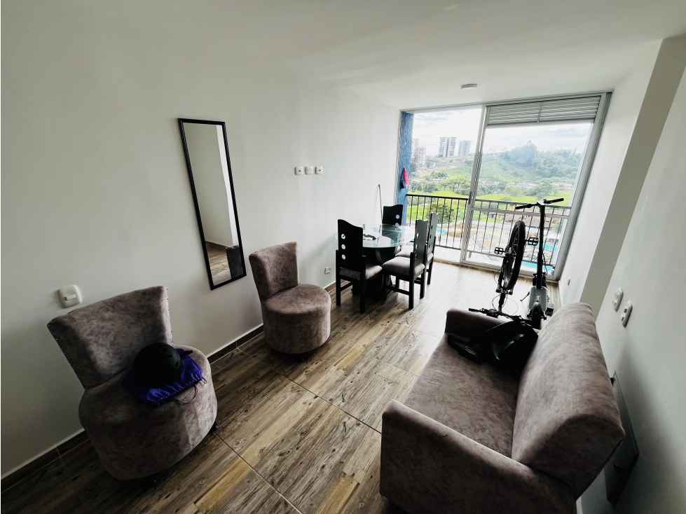 SE VENDE APARTAMENTO DE 3 HABITACIONES - AV CENTENERIO NORTE — foto 2