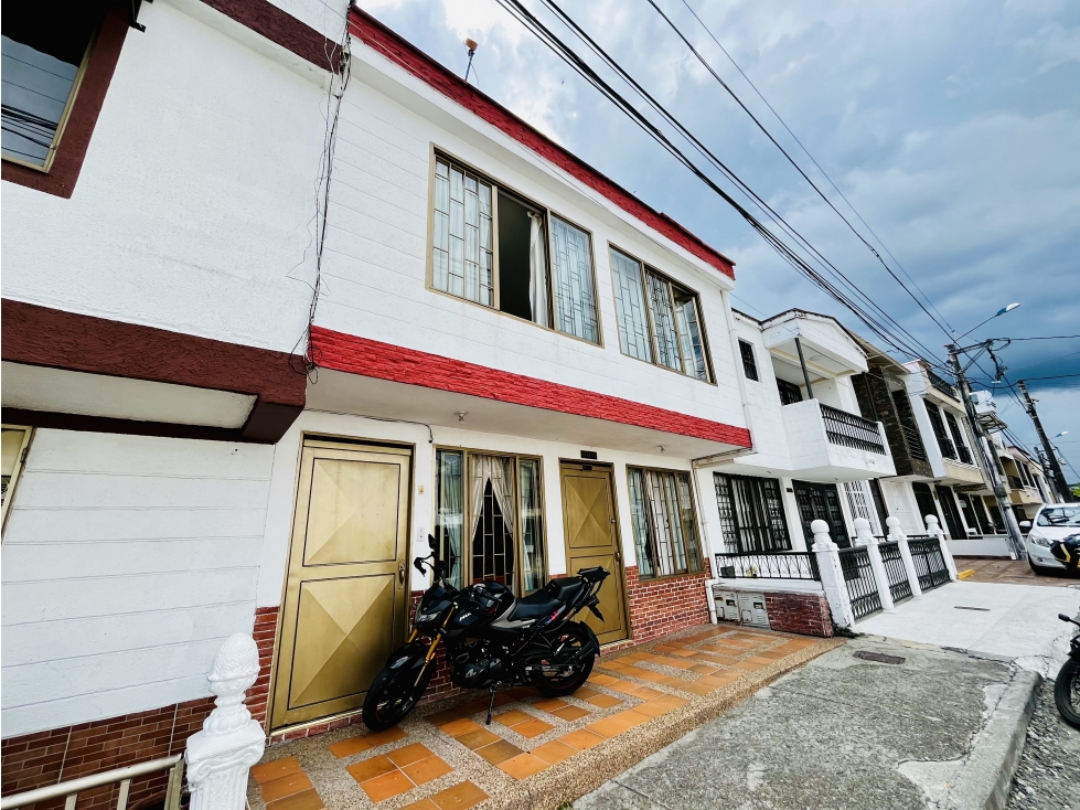 SE VENDE 2DO PISO EN CASA BIFAMILIAR - MERCEDES DEL NORTE