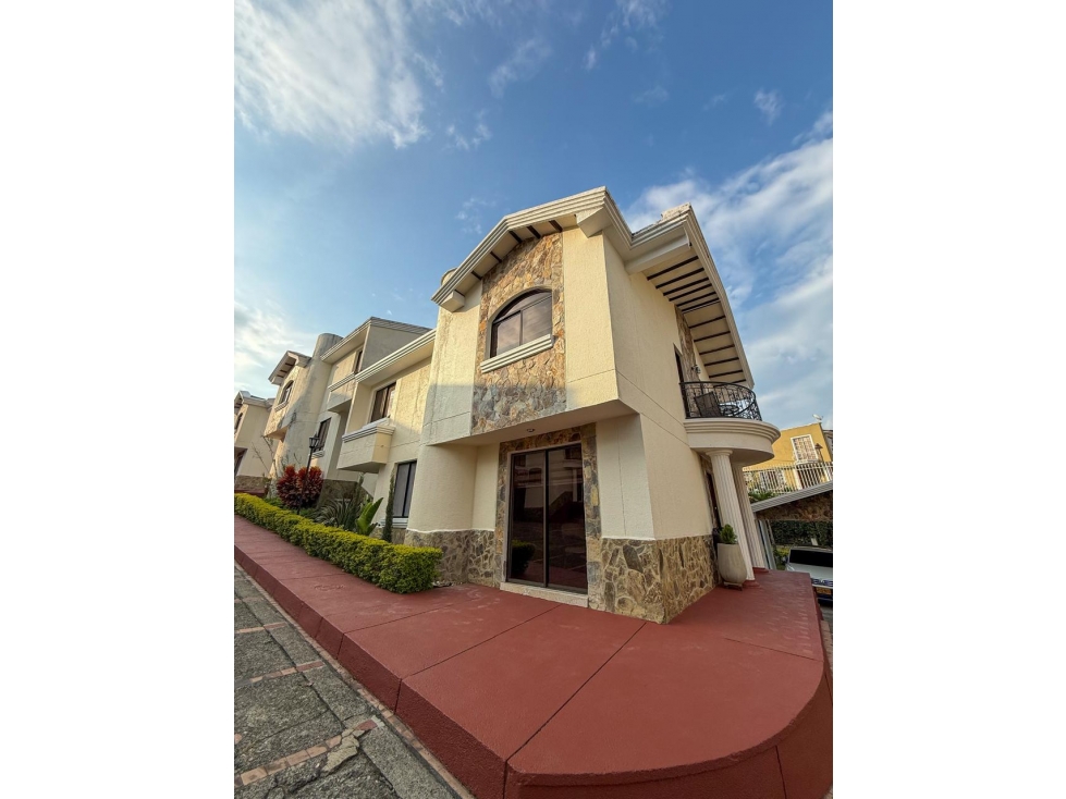 Se Vende Casa en Conjunto Cerrado - Sector Coinca